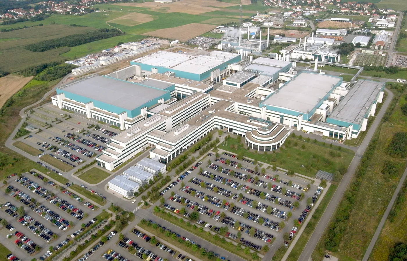 Luftbild der Halbleiterfabrik von GlobalFoundries in Dresden
