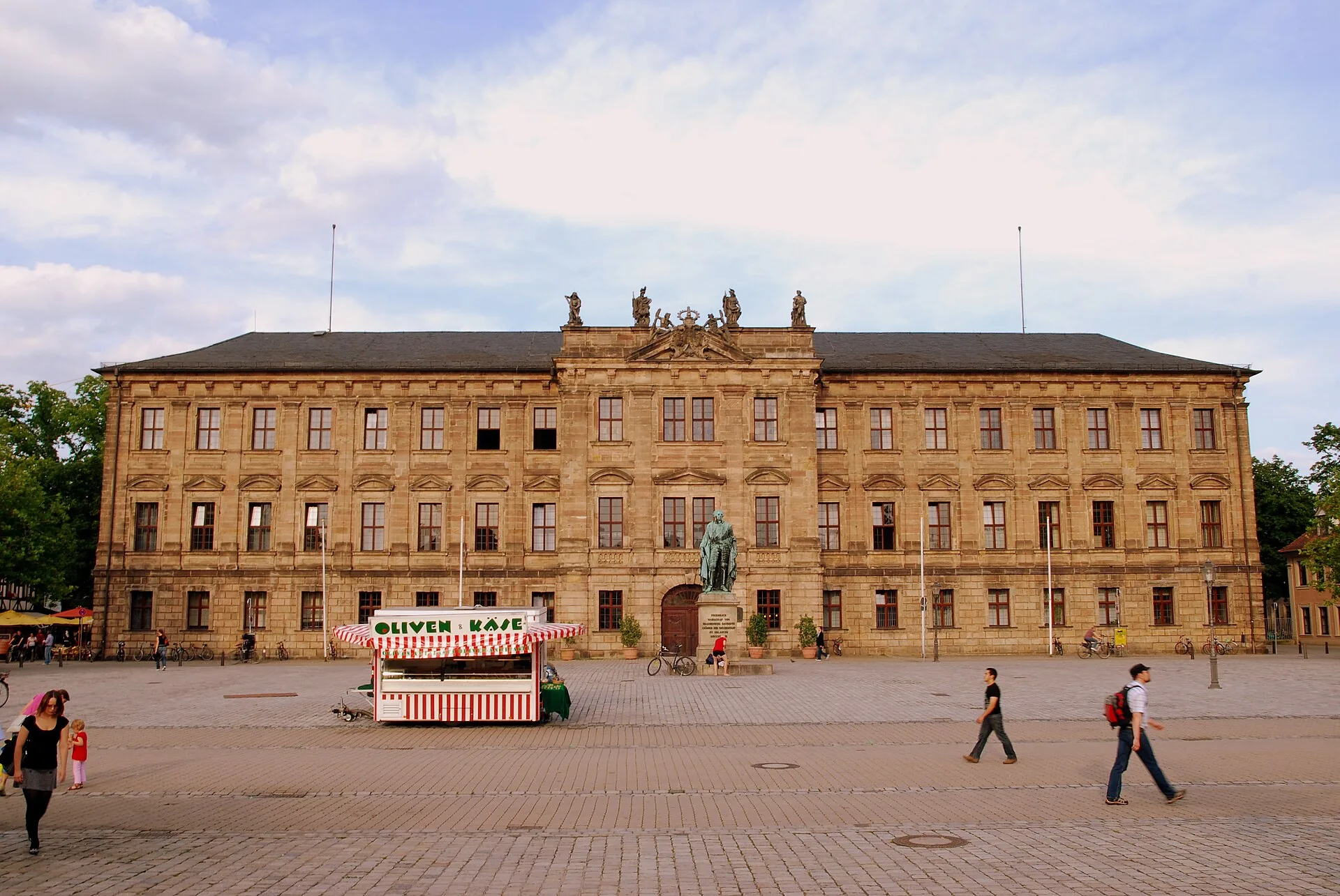 Friedrich-Alexander-Universität Erlangen-Nürnberg kampüs veya Erlangen / Nürnberg şehir görseli